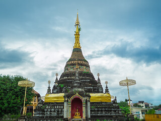 Fototapeta premium Wat Chetawan Chiang Mai, an ancient temple near Tha Phae Gate, Chiang Mai