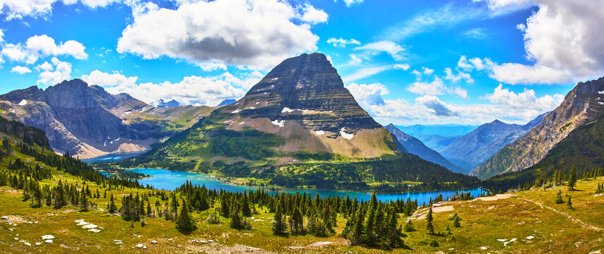 Panoramic Hidden Lake Trail View with Mountain Peak and Alpine Lake in Summer