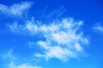 青空とユニークな巻雲