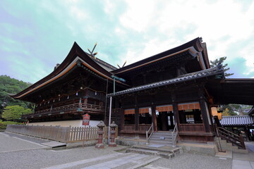 Fototapeta premium Kibitsu Jinja, (Sanbi Ichinomiya), Shinto shrine, known as an example of kibitsu zukuri architecture in Okayama, Japan