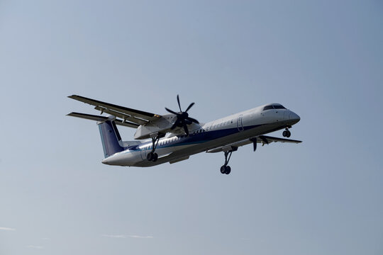 プロペラ旅客機