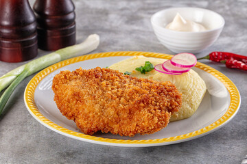 Chicken schnitzel with mashed potatoes