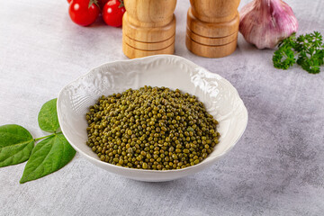 Raw dry green mash bean