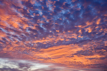 Dramatischer Wolkenhimmel am Abend im Süden von Gran Canaria