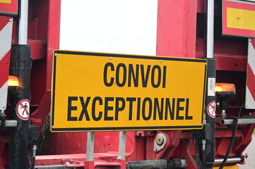 Camion convoi exceptionnel