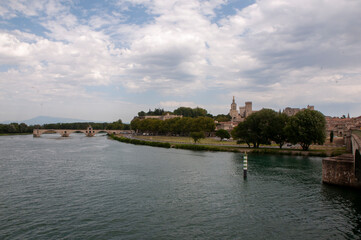 Citta' di Avignone, il suo fiume e i i suoi monumenti