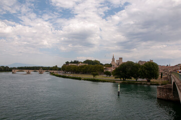 Citta' di Avignone, il suo fiume e i i suoi monumenti