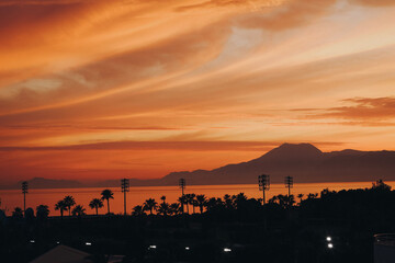 Naklejka premium beach holiday, sunset at the sea, sea, beach