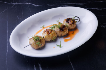 Crispy Meatball Skewers With Sauce