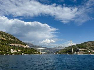 Obraz premium Franjo Tuman Bridge in Dubrovnik, Croatia, Spanning a Scenic Bay