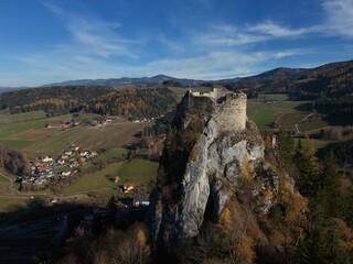 Burgruine Eppenstein mit Blick ins Murtal, Steiermark