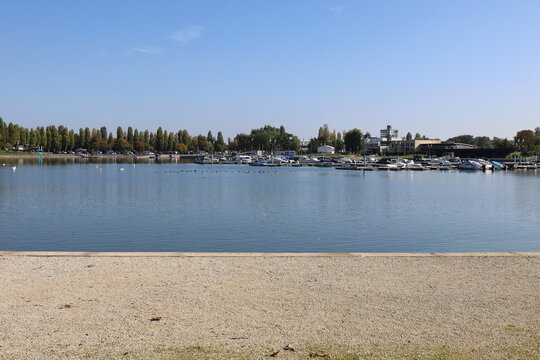 Le port de Dienville, port de plaisance sur le lac d'Amance, village de Dienville, d&eacute;partement de l'Aube, France