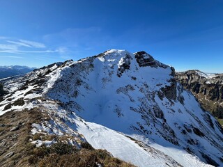 Accelerated melting of fresh snow cover in the Swiss Alps caused by climate change and global warming, Switzerland - Beschleunigtes Abschmelzen der Neuschneedecke in den Schweizer Alpen