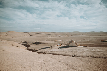 Des tentes Berbères dans le désert du Maroc