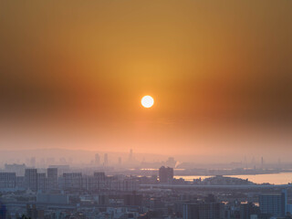神戸市内から大阪方面の夜明け