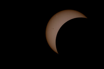 Eclipse 2024 with sunspots