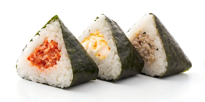 Samgak Kimbap has three types: kimchi, tuna mayonnaise, and bulgogi.