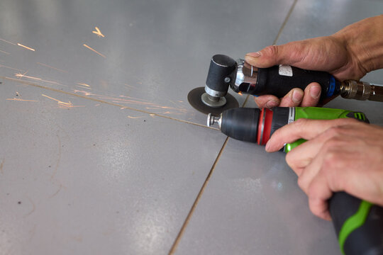 Utilizing Power Tools in the Workshop for Various Metalworking Projects Effectively