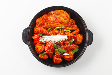 닭볶음탕은 닭고기를 토막 쳐서 양념과 물을 넣고 끓인 음식. 
Dakbokkeumtang is a dish made by boiling chicken pieces with seasoning and water.
