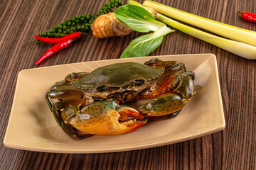 Raw big crab for cooking