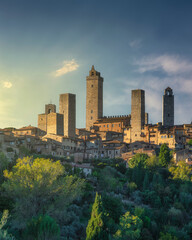 Obraz premium San Gimignano Towers Glowing at Sunset in Tuscany, Italy