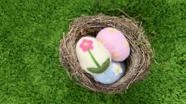 A video of Easter eggs and a bird's nest