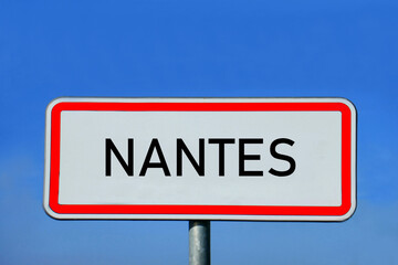 Obraz premium Ortsschild Nantes