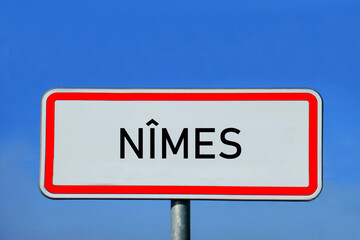 Ortsschild Nîmes