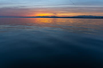 Jesienny świt nad Jeziorem Goczałkowickim. © Elżbieta Kaps