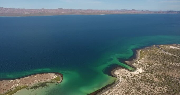 PLAYA EL REQUESON BAJA CALIFORNIA SUR MEXICO AGUAS CRISTALINAS HERMOSOS PAISAJES DEL DESIERTO CON EL MAR