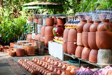 Street sell of traditional pottery at the Ronda del Sinu walking path along the river bank in the city of Monter&iacute;a, Colombia.