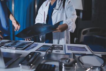 Doctors are meeting at the hospital to discuss treatment options and share experiences with colleagues.