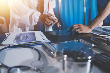 Doctors are meeting at the hospital to discuss treatment options and share experiences with colleagues.