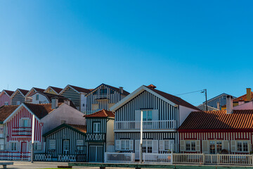 Casas t&iacute;picas y playa de Aveiro en invierno, Traditional houses and Aveiro beach in winter
