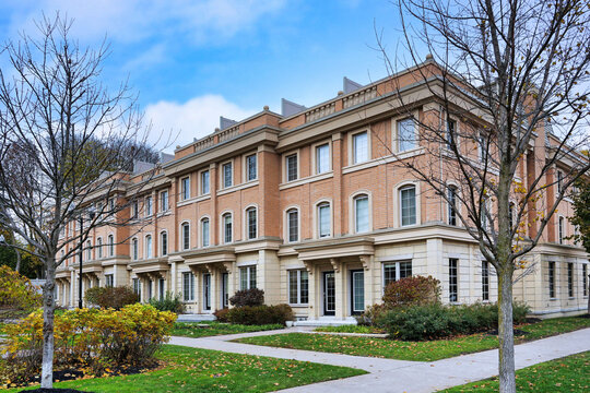 Modern block of row houses with elements of Palladian architecture