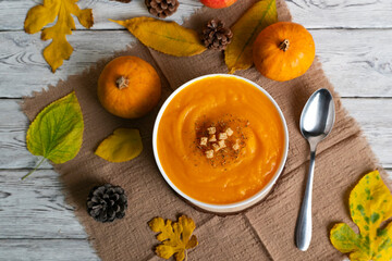 Creamy Pumpkin Soup with Croutons
