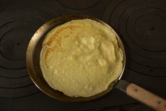 frying pan with pancake