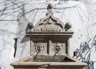 Obraz premium Baroque fountain in Antequeruela Baja spouting water in Granada