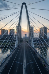 Obraz premium February 8, 2025: Ba Son Bridge connecting District 2 and District 1 of Ho Chi Minh City, Vietnam