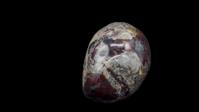 オーシャンジャスパー原石の360度回転映像（黒背景）