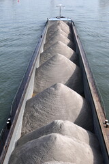 Lastkahn mit Sand