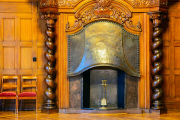 Stylowy Pałacowy Kominek 