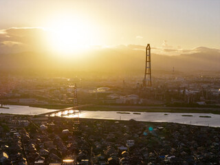 磯津海岸から見た四日市コンビナート（ドローンによる空撮）
