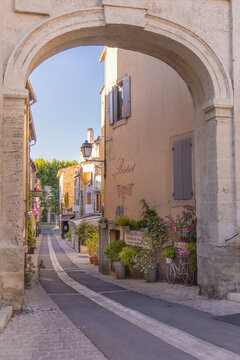 Fototapeta st-remy-france-village arch