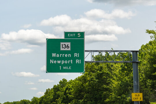 exit sign on I-195 in Massachusetts for Exit 5 (old exit 2) to route MA-136 to Warren, RI and Newport, RI