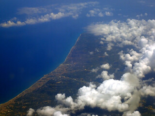 Vista Aerea del Litorale Siciliano tra Torregrotta e San Saba con Nuvole e Mar Ionio Profondo 1051