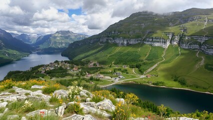 Norwegens Fjorde im Sommer