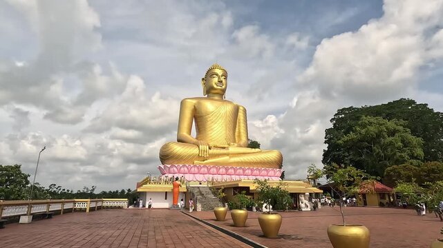 Kande Vihara Aluthgama &ndash; Majestic Golden Buddha and Sacred Buddhist Landmark