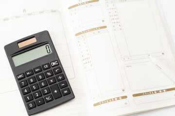 家計簿と電卓