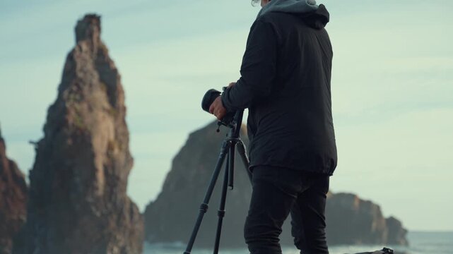 Capturing the beauty of ilheus da ribeira rock formations by a photographer